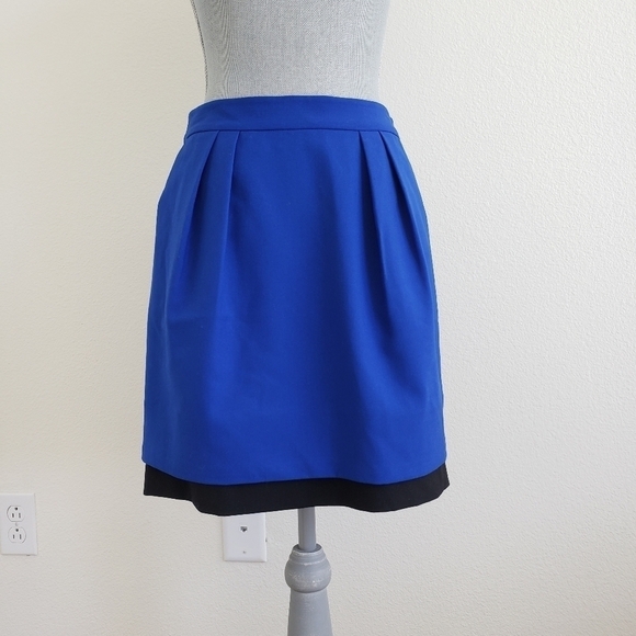 Vince Camuto Layered Tailored Mini Pencil Skirt Pleated front Pockets Size 2 - Picture 2 of 12